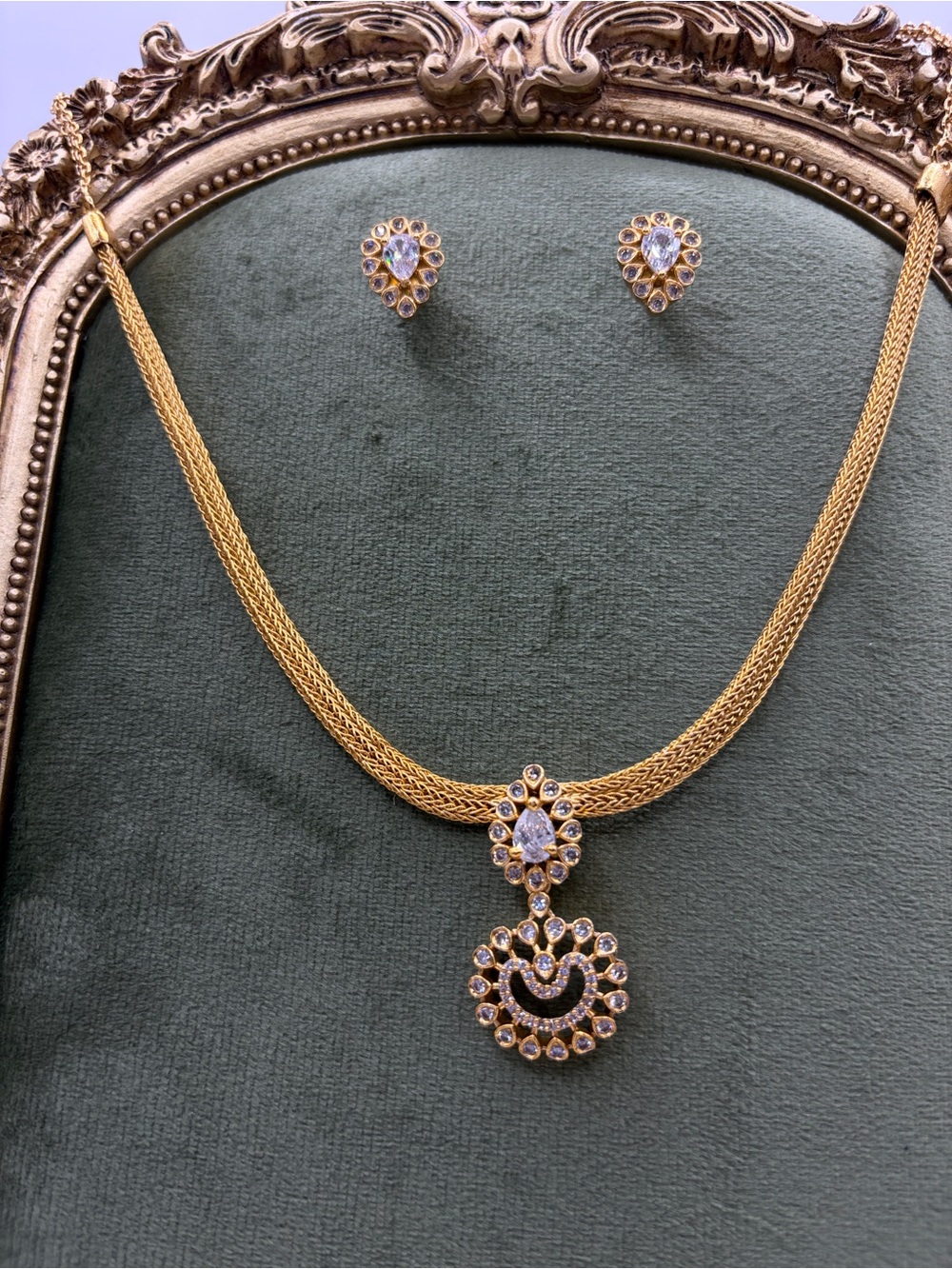 Gold-Plating Sleek Cubic Zirconia Crystal Pendant Necklace & Stud Earrings Set